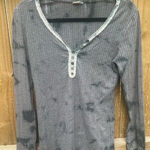 POL Gray Long Sleeve Top size small